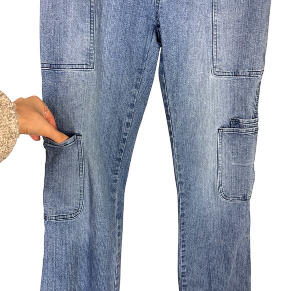 Tommy Hilfiger Juniors Y2K Low Rise Flared Wide Leg Cargo Pocket Jeans - Picture 7 of 9